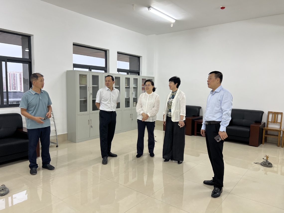 校领导深入体育教学部走访调研 ...
